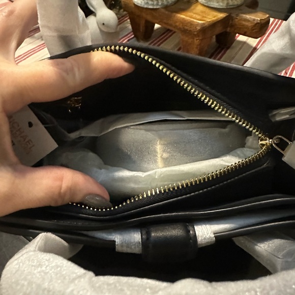 Michael Kors gabby small satchel - Picture 5 of 7